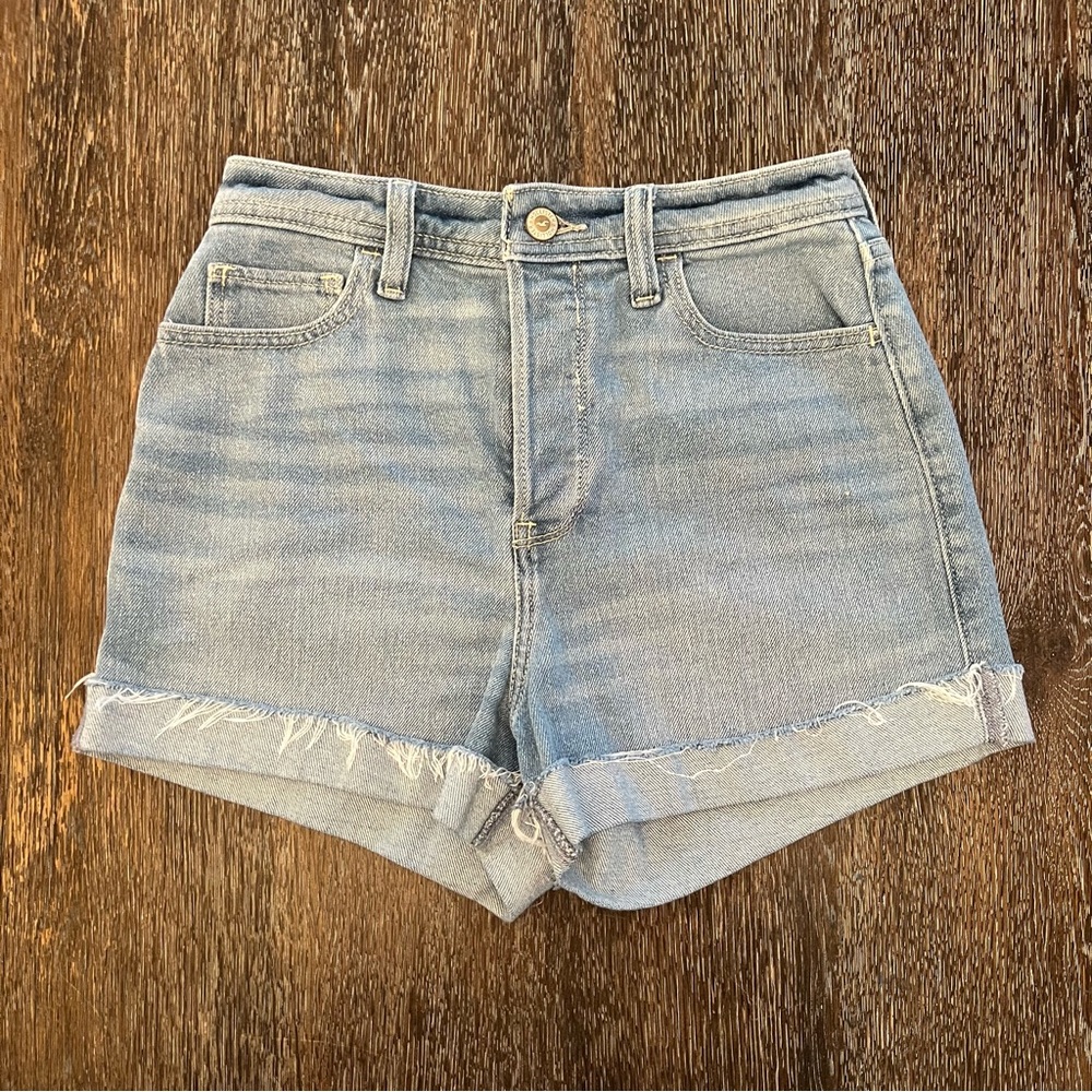 Hollister Button Fly Light Wash Cuffed Denim Jean Shorts Size 1 W25